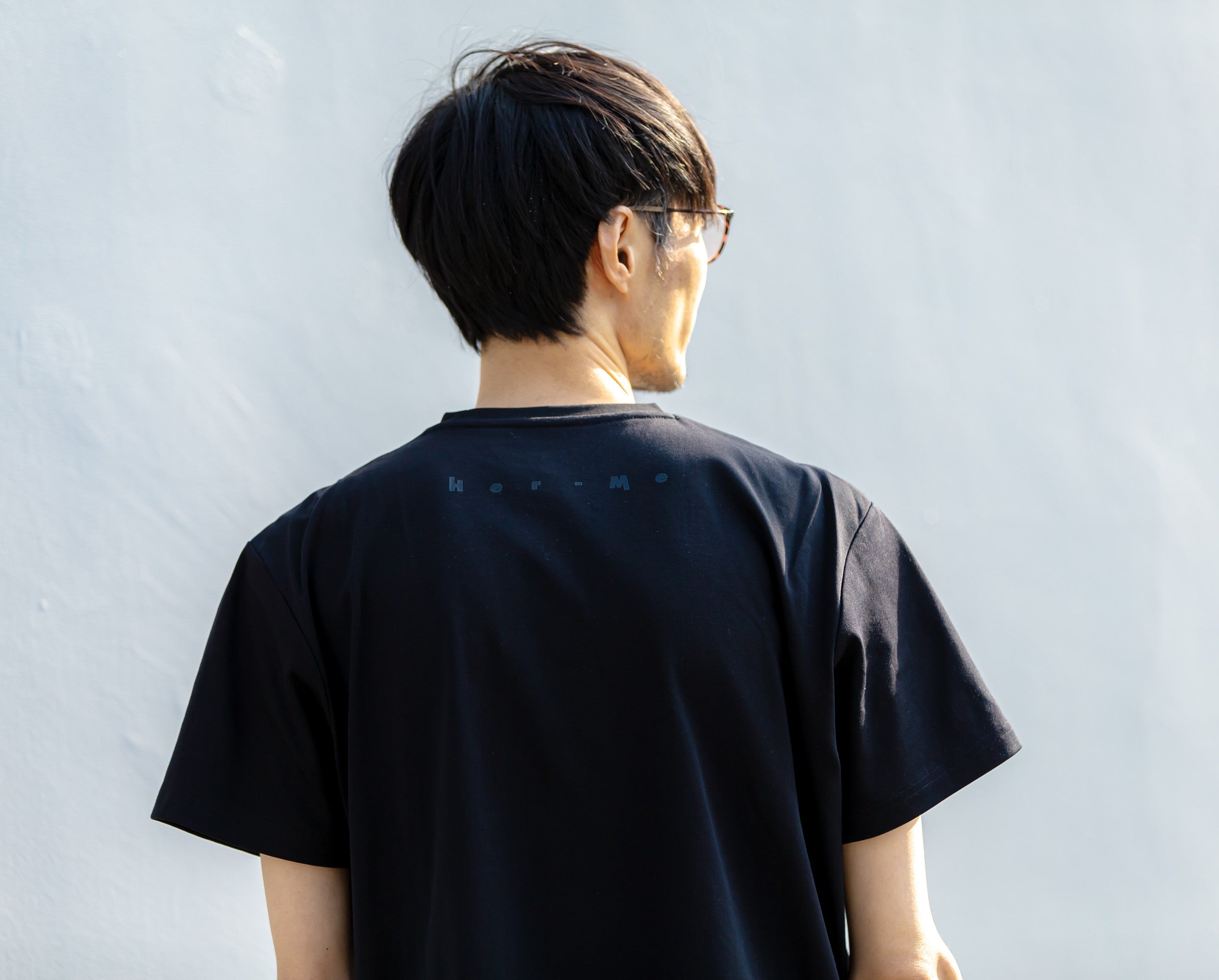 ユニセックス Her-Me ベーシックTシャツ