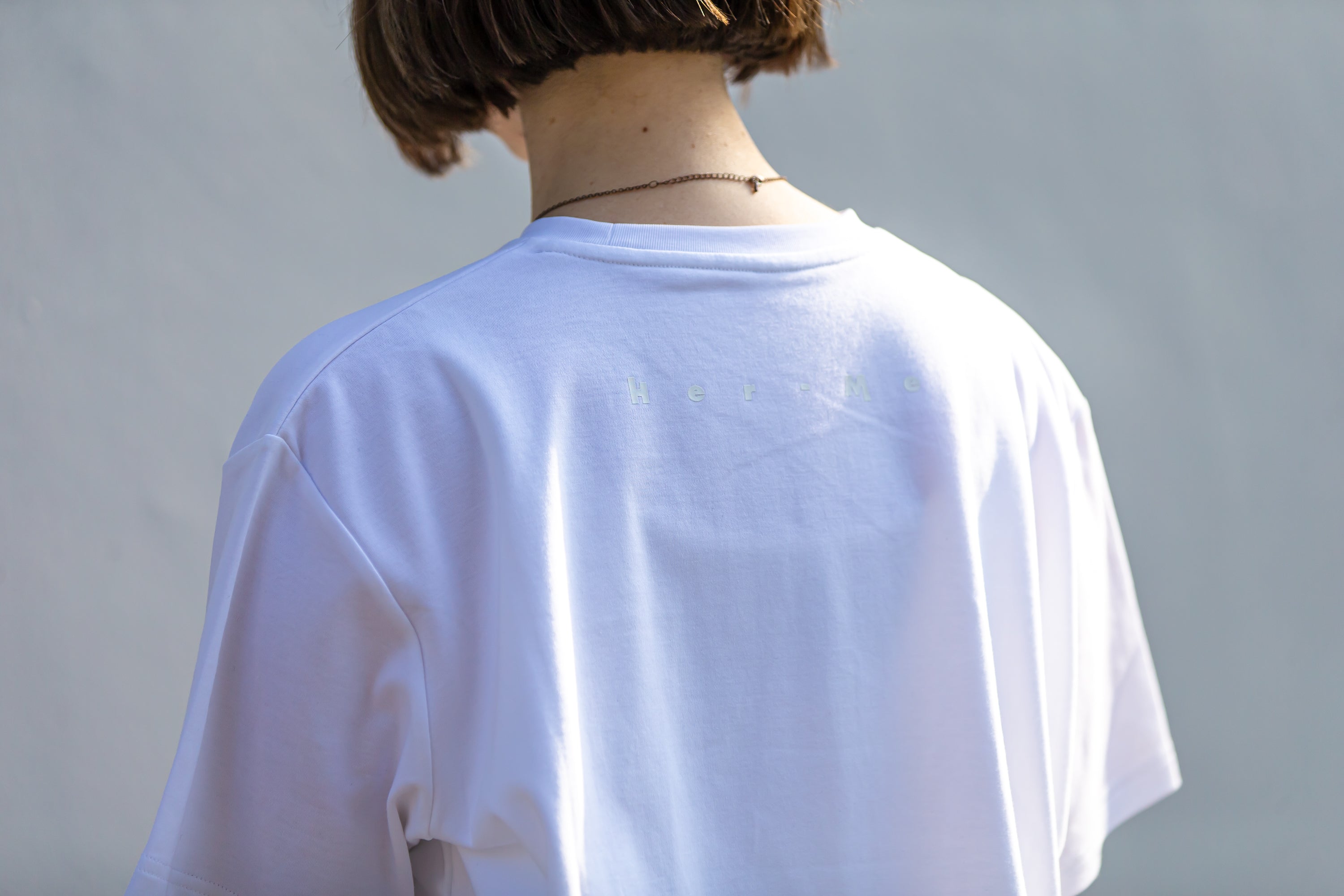 ユニセックス Her-Me ベーシックTシャツ